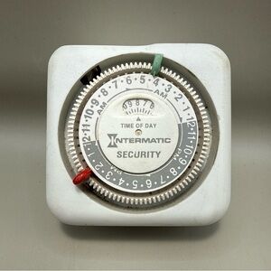 Intermatic Security Automatic Timer Time-All Model No TN711 Time of Day Vintage